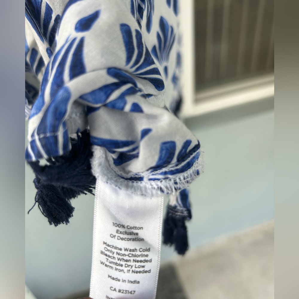 Talbots Cotton Geometric Lightweight V-neck Pullover Tassel Hem Top Size Med - Picture 6 of 6